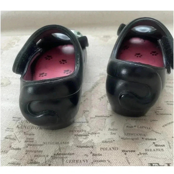 Mini Melissa 6 Ultragirl II Mary Jane
Black Cat - Picture 2 of 12